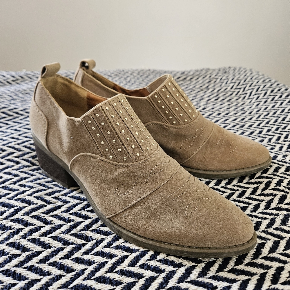 EUC Cato Gold Studded Beige Akle Booties w/ Short Heel: Size 7M